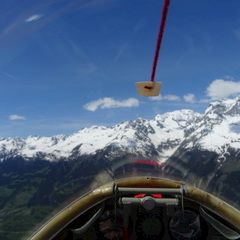Flugwegposition um 12:04:19: Aufgenommen in der Nähe von Bezirk Surselva, Schweiz in 2090 Meter